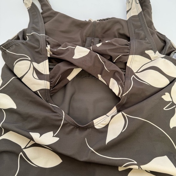 Lands end woman’s one piece bathing suit - Picture 7 of 7